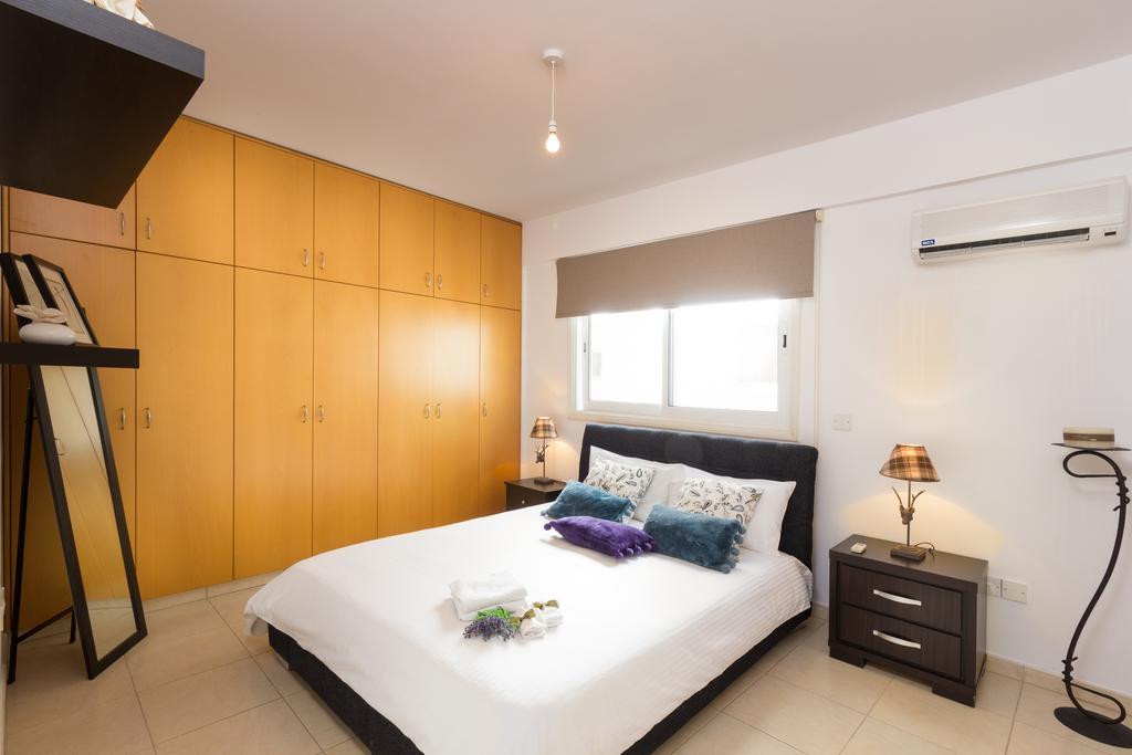 דירות לרנקה Elena Court Apt 401 מראה חיצוני תמונה